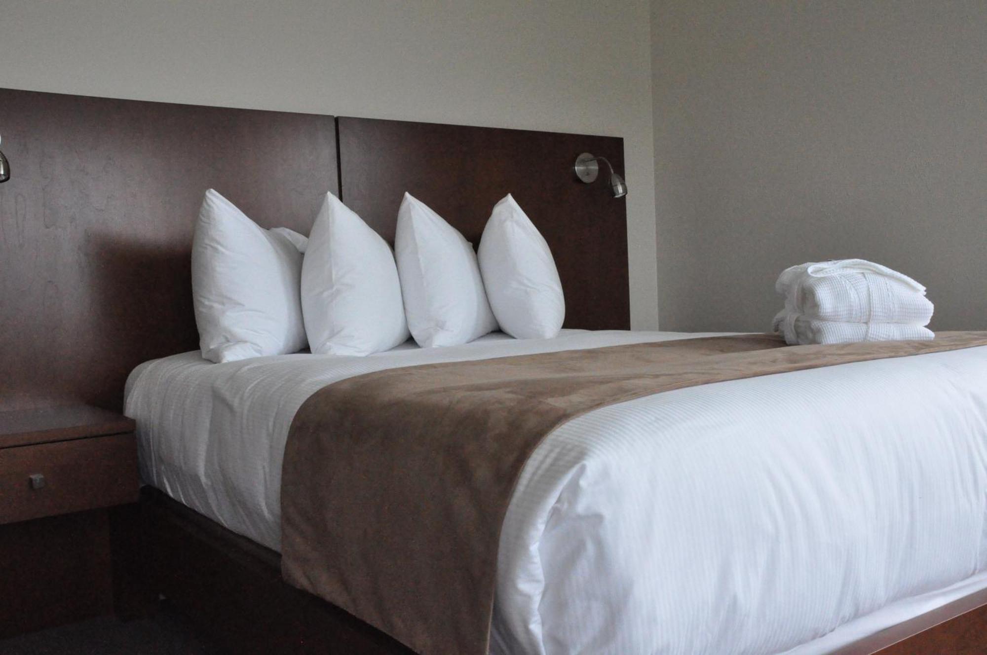 Hotel Les Trois Soeurs Perce Luaran gambar