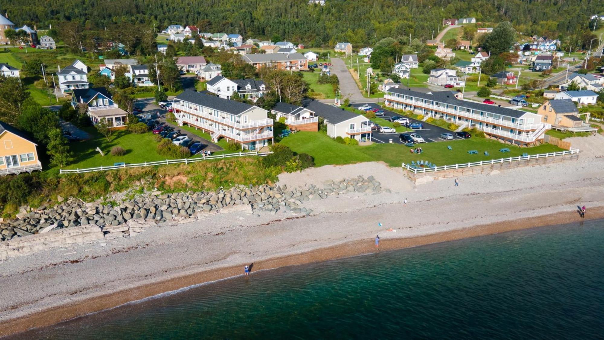Hotel Les Trois Soeurs Perce Luaran gambar