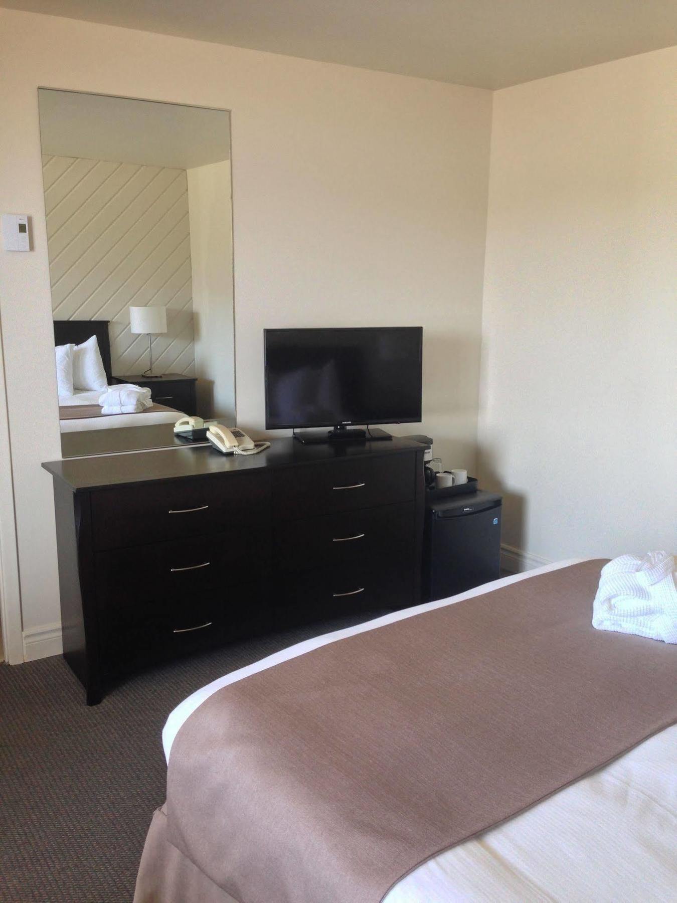 Hotel Les Trois Soeurs Perce Luaran gambar