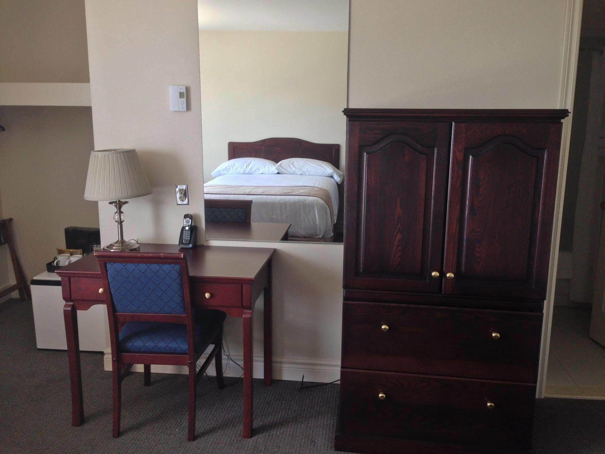 Hotel Les Trois Soeurs Perce Luaran gambar